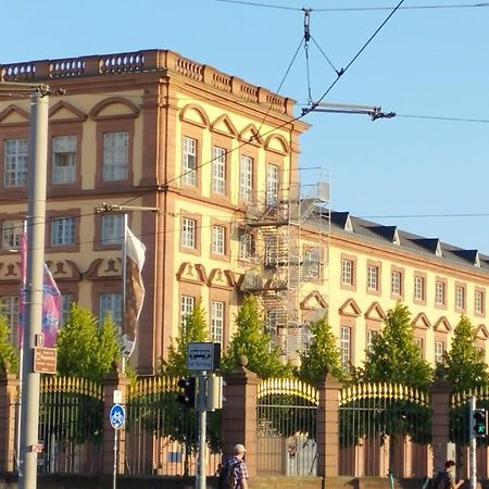 Denkmalschutz Stadthaus Zimmer 1 Im Mannheim Quadrat Bagian luar foto